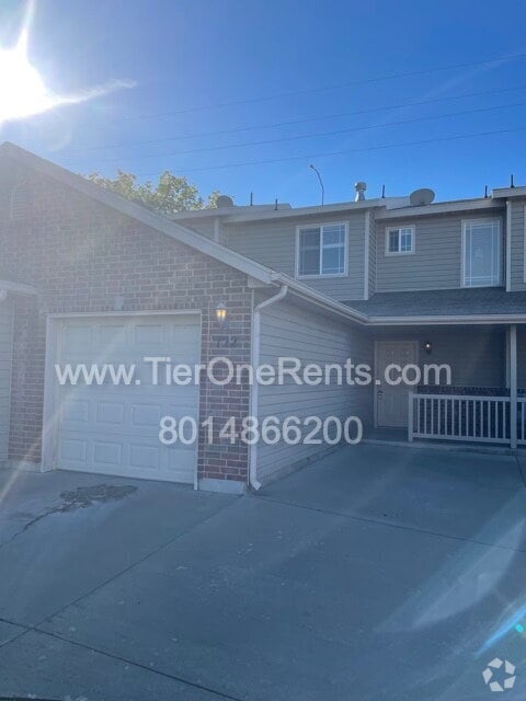 Building Photo - NO DEPOSIT option available for qualified ... Rental