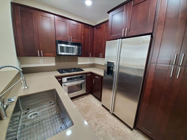 Photo - Gorgeous 3 Bed | 2.5 Bath Townhome in Windingwalk!