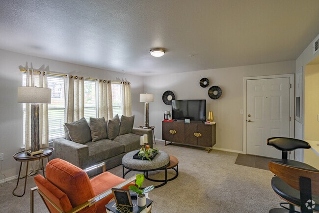1BR, 1BA - 789SF