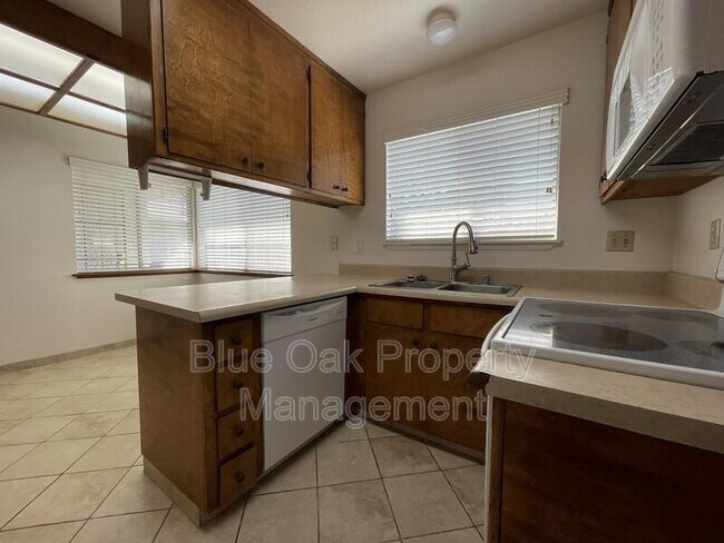 Photo - 100 W Tonea Way