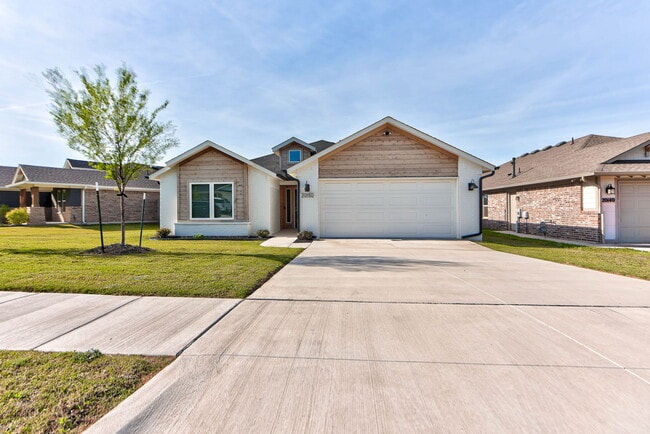 Building Photo - 20150 Park Ln