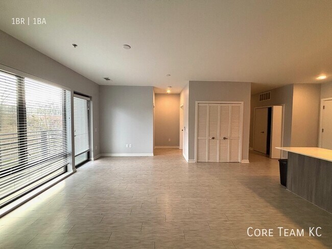 Photo - 227 E 27th St Unit 206