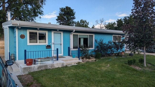 Building Photo - Spacious 3 Bed 2 Bath in the heart of Littleton