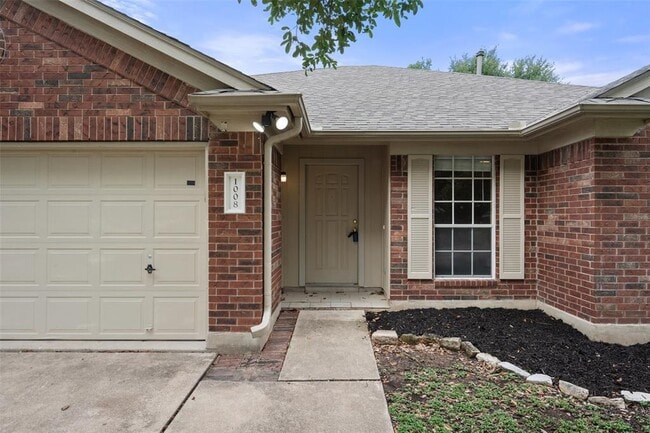 Photo - 1008 Chippewa