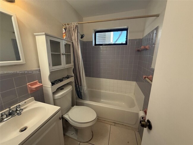 Photo - 521 SW 9th St Unit 2