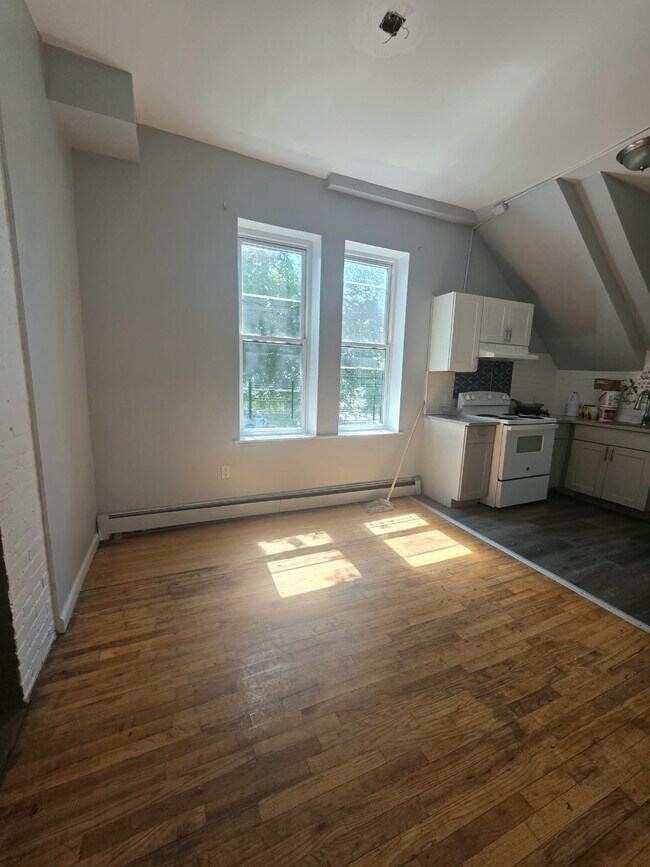 170 Woodworth Ave Unit 1