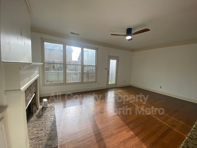 Photo - 3911 High Dove Way SW