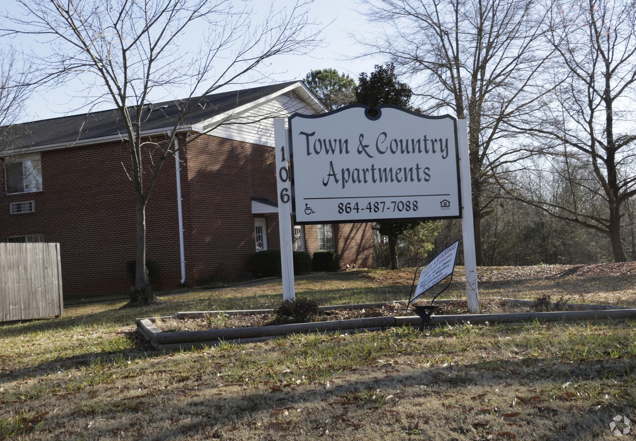 Photo - Town and Country Apartments