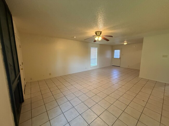 Building Photo - 8207 Bayou Fountain Ave Unit 8207-2