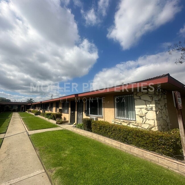 Photo - 14428 Amar Rd House