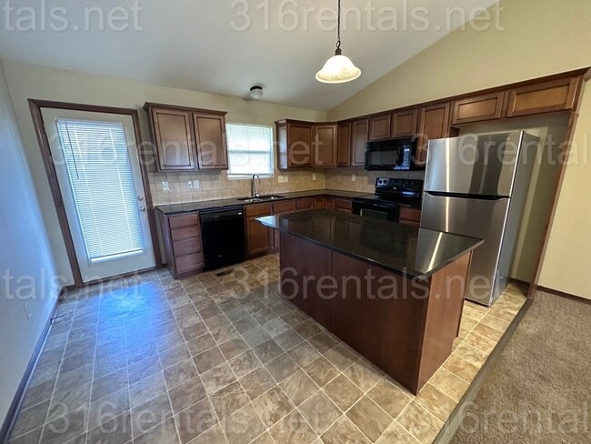 Photo - $1575 - 4 bedroom/ 2 bathroom - **COMING SOON ** Gorgeous newly remodeled townhome!