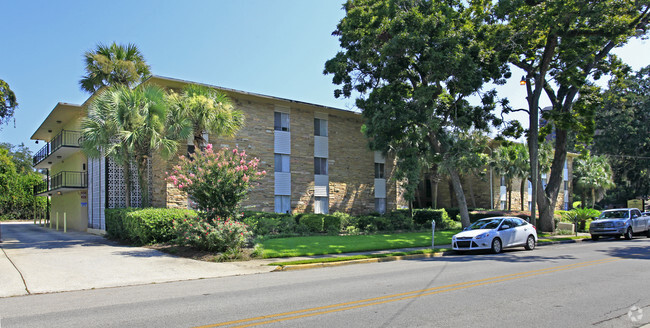 Jefferson Arms Apartments - Jefferson Arms Apartments