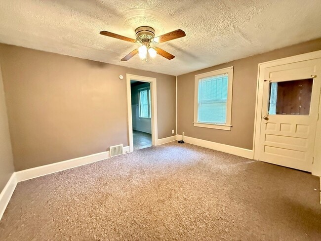 Photo - meh Unit Apt 4