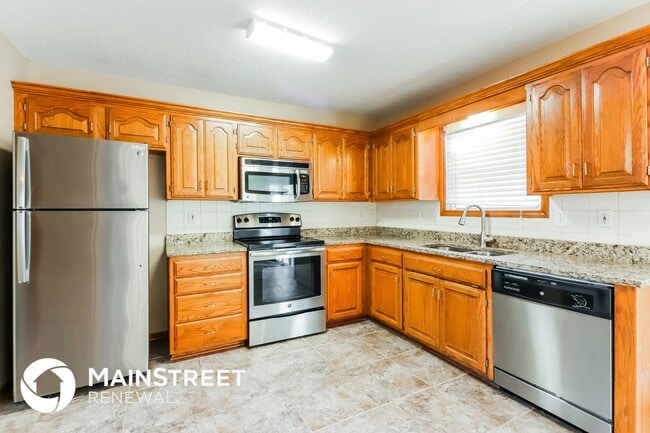 Photo - 2800 S Whitney Ave
