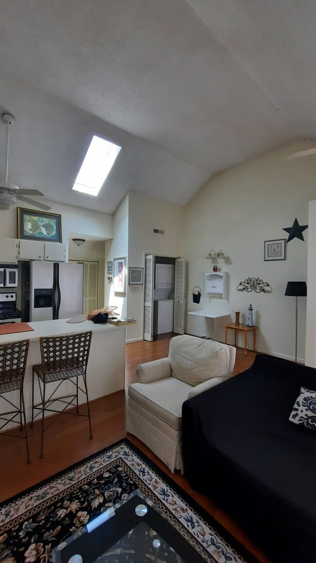 Full Furnished Studio for Rent - 510 Fairwood Lakes Dr Unidad 12E Rental