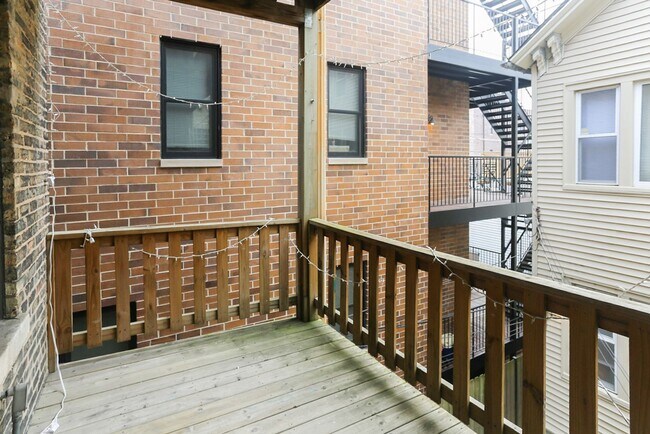 Photo - 2730 N Wayne Ave Unidad 2D