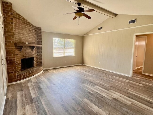 Photo - 9445 Gross St