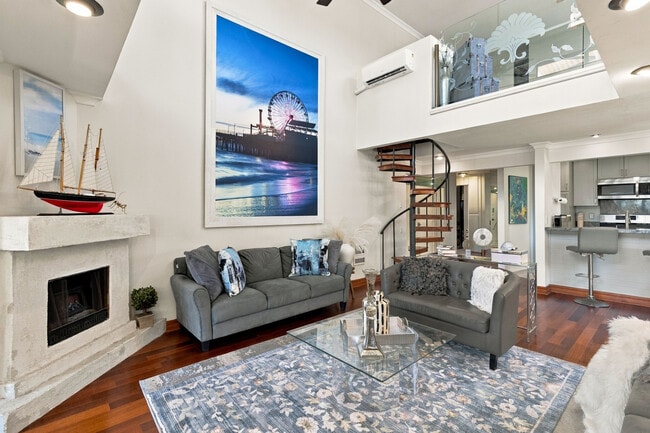 833 Ocean Ave Unit 304
