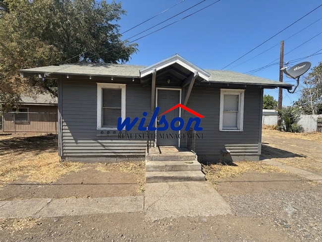Building Photo - 1403 W Lincoln Ave Unit A