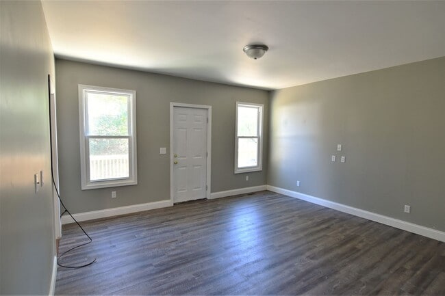 33 James St Unit 2