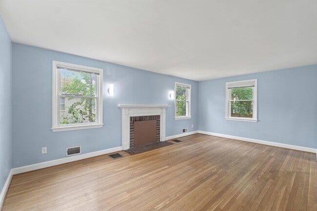 7210 Dartmouth Ave