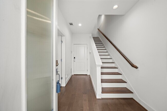Photo - 2603 Hutchins St
