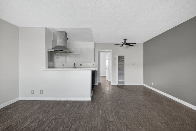 Building Photo - 1121 Daisy Ave Rental