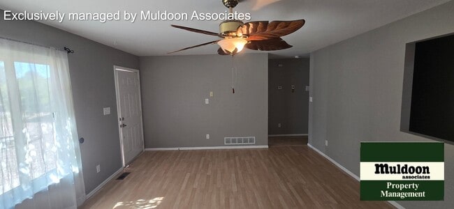 220 S Caddoa Dr