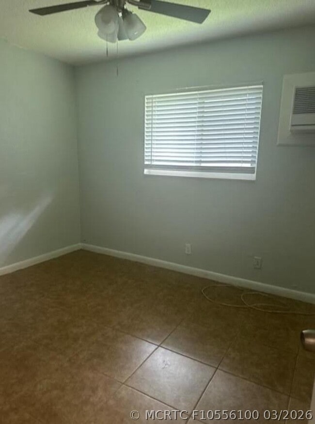 Photo - 332 SW 2nd Pl Unit 3