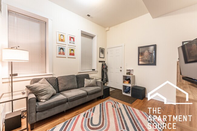 Photo - 2146 W Chicago Ave