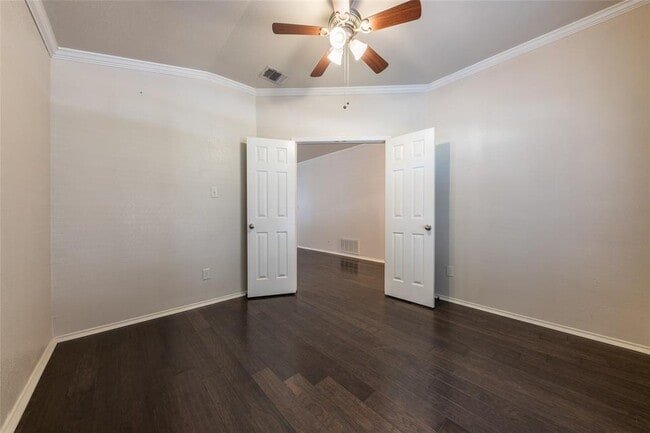Photo - 207 Baldwin St