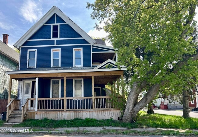 Building Photo - 27 Milton Ave Unit 1st Floor Apt-  1