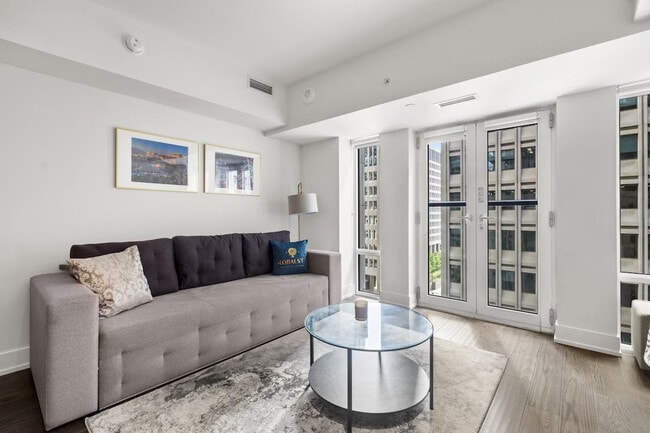 Building Photo - 29c St Joseph St Unit ID1345933P