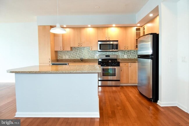 Photo - 440 L St NW Unit 712