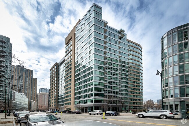 4630 Center Boulevard - The View