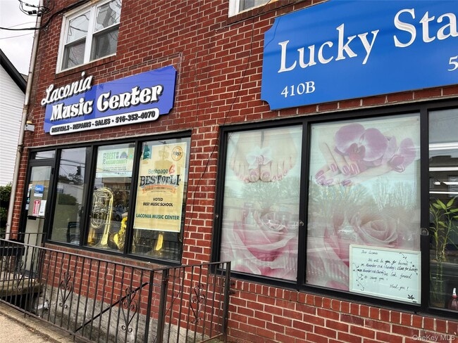 Building Photo - 410 Jericho Tpke Unit 2B