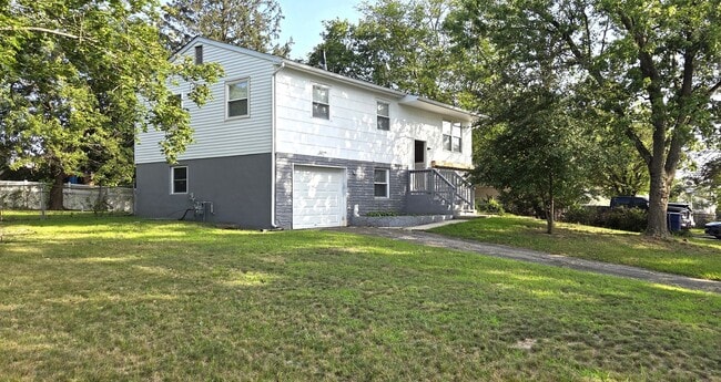 Building Photo - A Spacious 4 bedroom house for Rent !!!