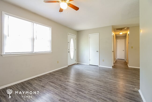 Photo - 103 Palamon St
