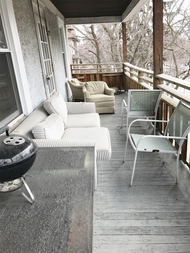 214 W 24th St