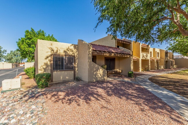 Building Photo - 5713 W Gelding Dr
