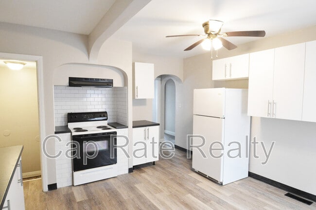 Photo - 1366 Duxberry Ave
