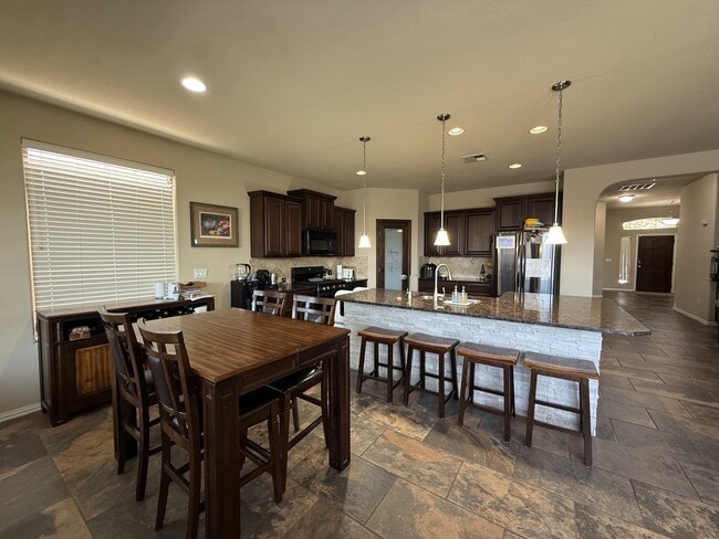 Photo - 805 Gallantry Ln