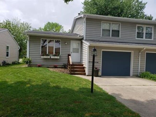 Building Photo - 2127 Ivy Ct