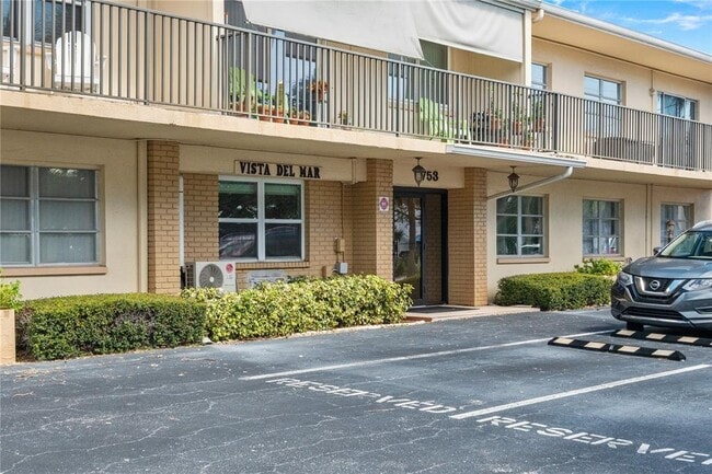 Building Photo - 3753 46th Ave S Unit 6