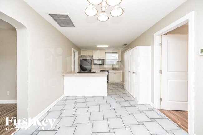 Photo - 7309 N Dartmouth Ave