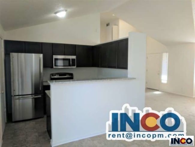 Photo - 4352 Malaya St