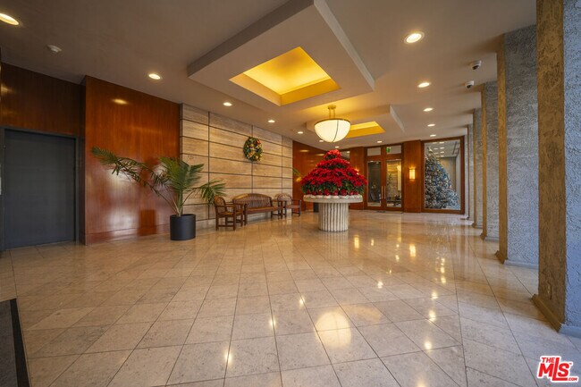 Photo - 800 W 1st St Unidad 2110