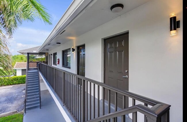 Photo - 520 NE 44th St Unit 6