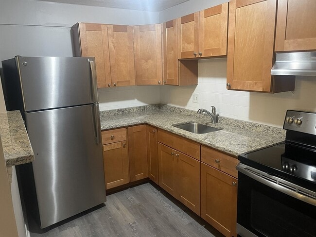 Building Photo - 55 Elmwood Park Unit 4