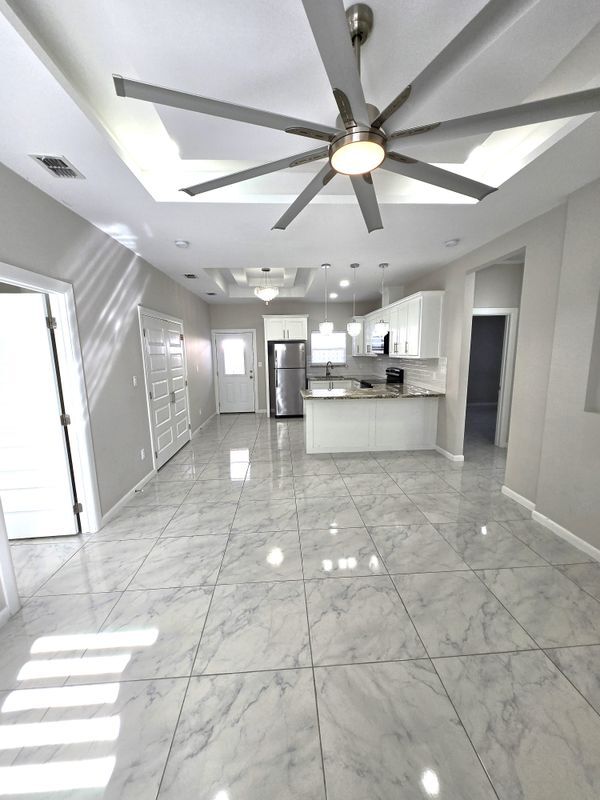 Photo - 1018 N Woodson Ave